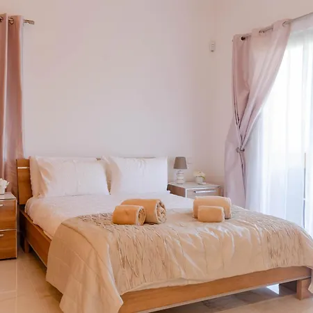 Villa Stunning 2 1 Bedroom With Private Pool, Vilamoura *